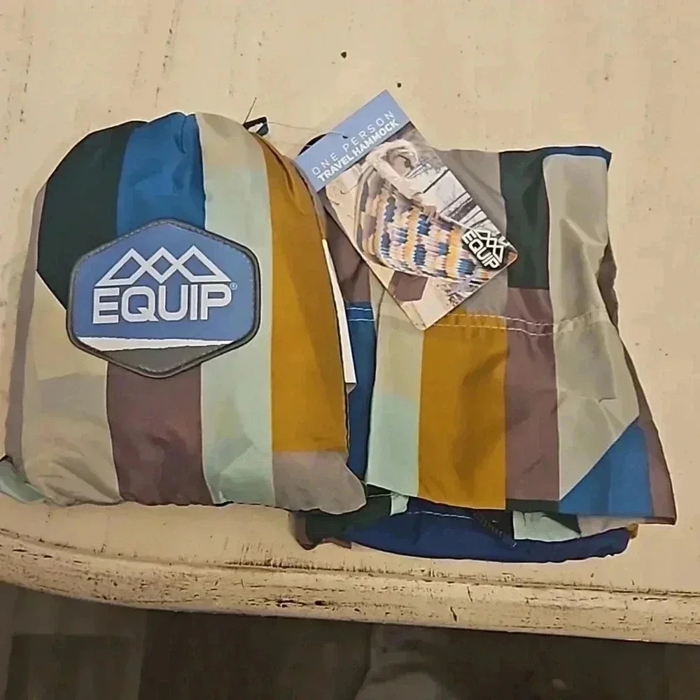 Equip 1 person hammock